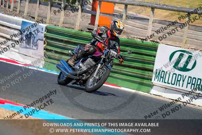 Vintage motorcycle club;eventdigitalimages;mallory park;mallory park trackday photographs;no limits trackdays;peter wileman photography;trackday digital images;trackday photos;vmcc festival 1000 bikes photographs